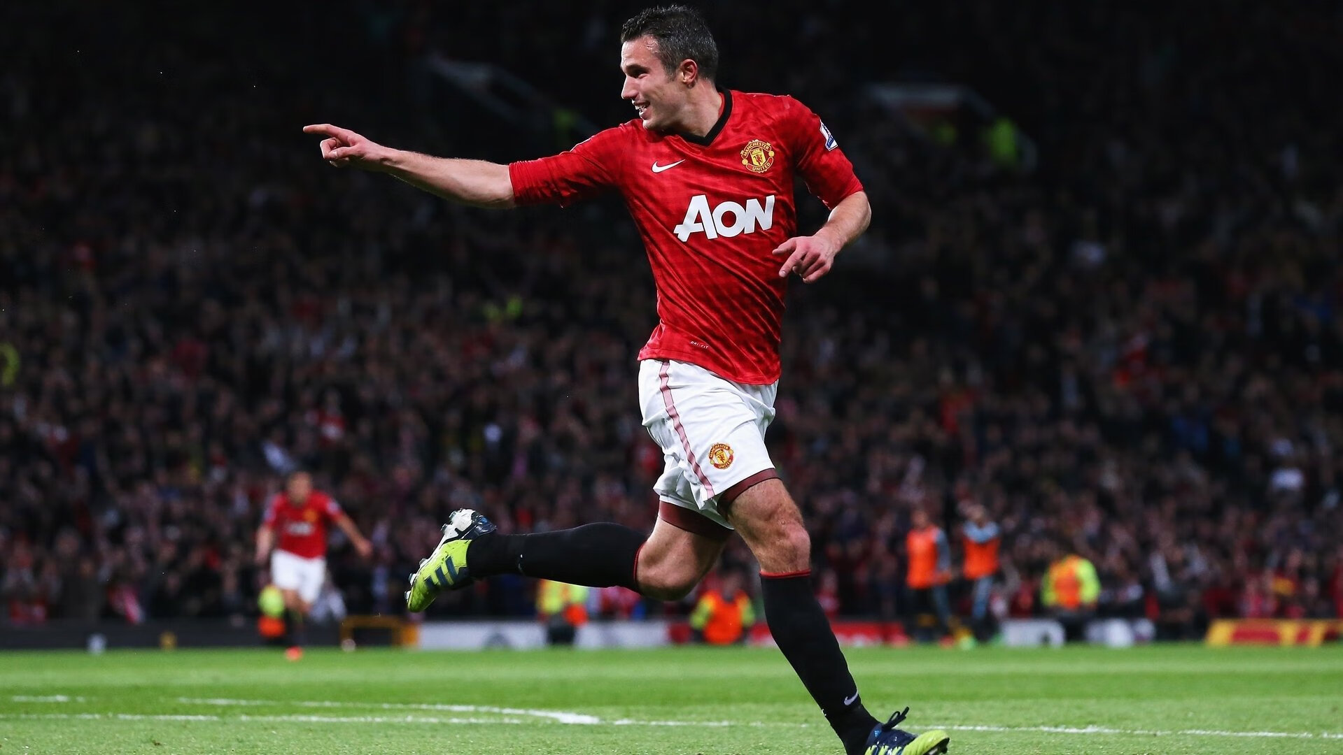 曼联后卫伤愈复出助球队重回正轨，曼联后卫线