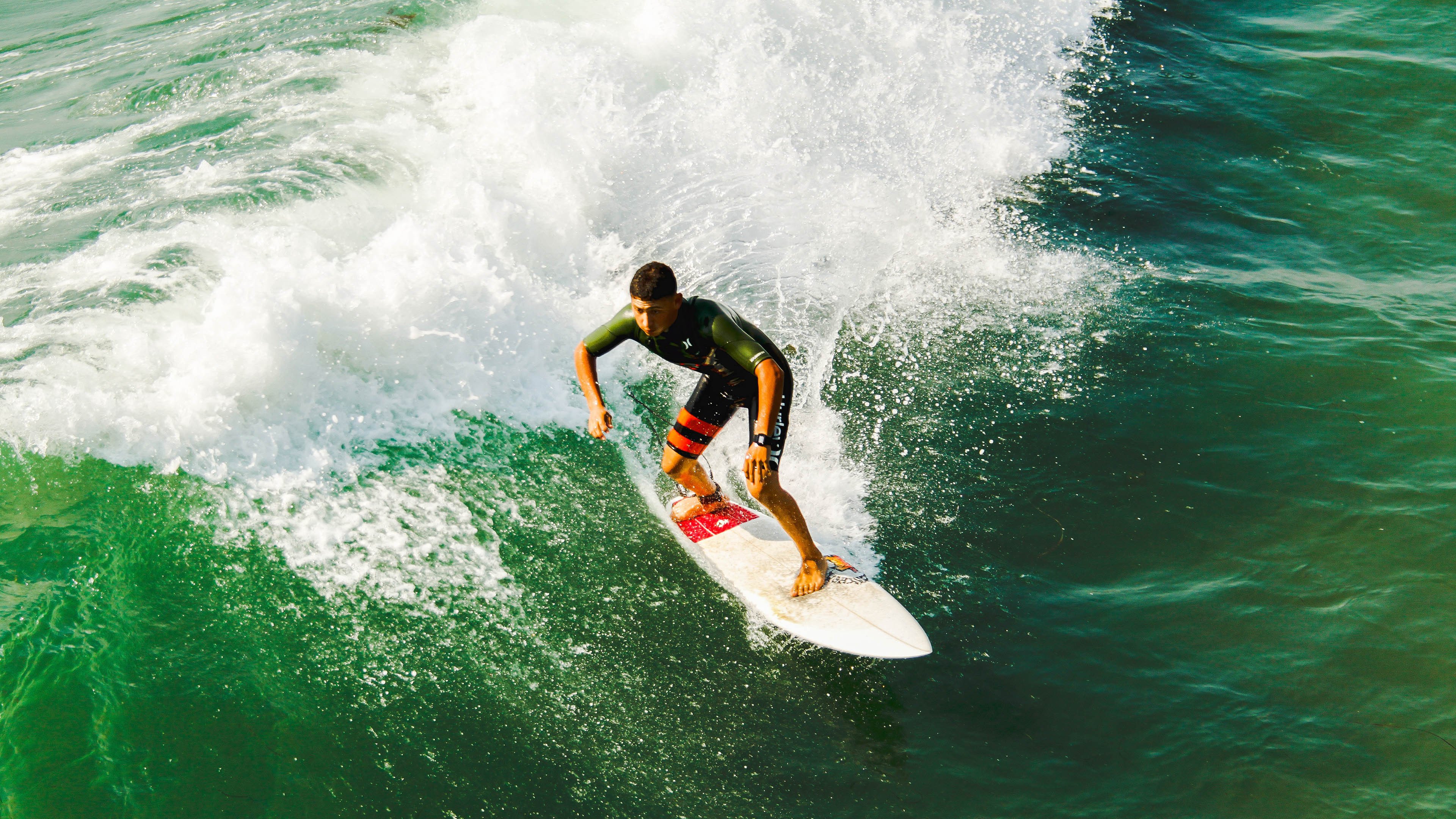 梅西在国家队比赛中展现统治力，带领阿根廷冲击冠军